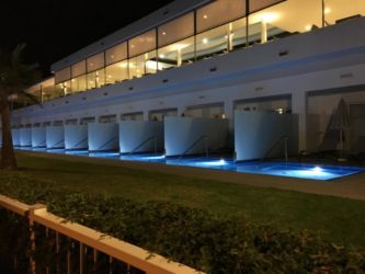 Das Nachbarhotel der RIU Kette mit den Zimmerpools Das Nachbarhotel der RIU Kette mit den Zimmerpools
