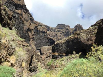Irgendwo da ist der Weg durch die Masca-Schlucht Irgendwo da ist der Weg durch die Masca-Schlucht