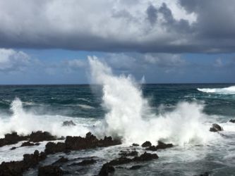 Wellen und Brandung bei Puerto de la Cruz Teneriffa Wellen und Brandung bei Puerto de la Cruz Teneriffa - Urlaub auf Teneriffa im Winter